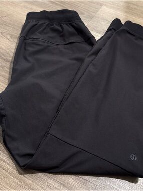 Lululemon Men's Black Athletic Pants - Comfortable Performance Joggers